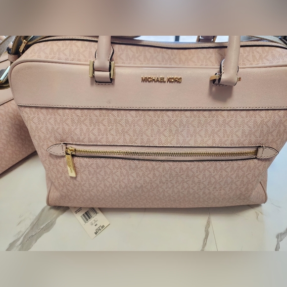 2 Piece Michael Kors Set. The Ultimate Travel Set! Mdm Duffel Satchel And Purse! - Picture 8 of 16